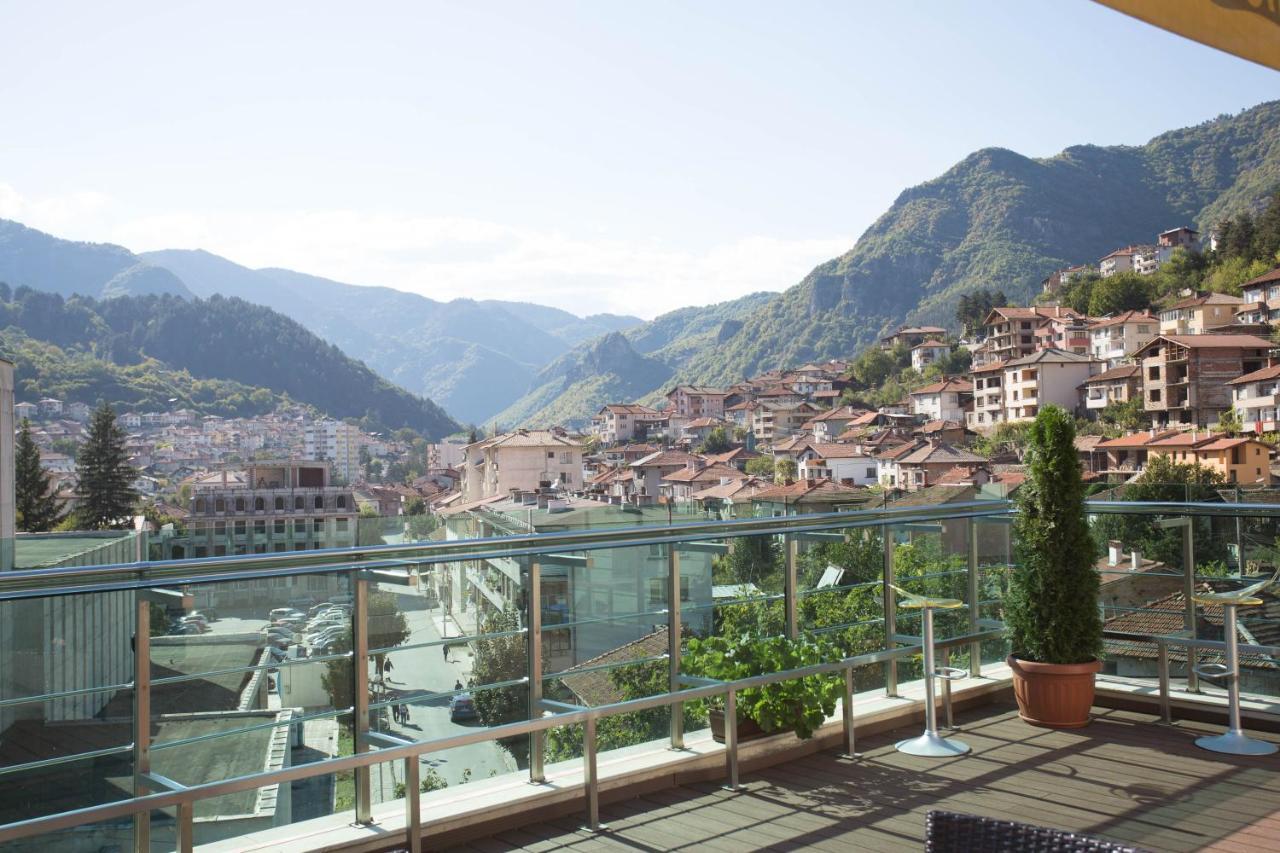 Spa Hotel Persenk Devin Exterior foto View of the town from the hotel