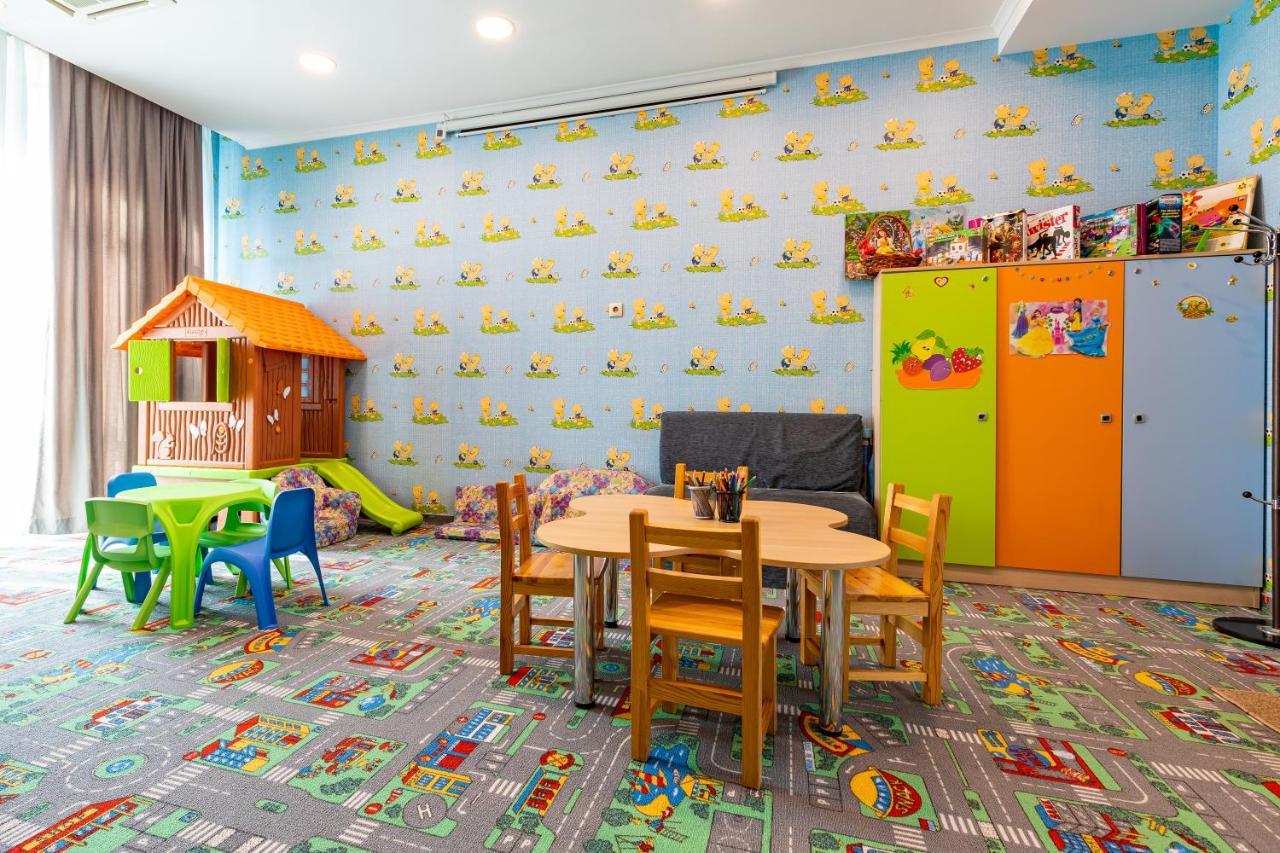 Spa Hotel Persenk Devin Exterior foto A nursery in Moscow, Russia