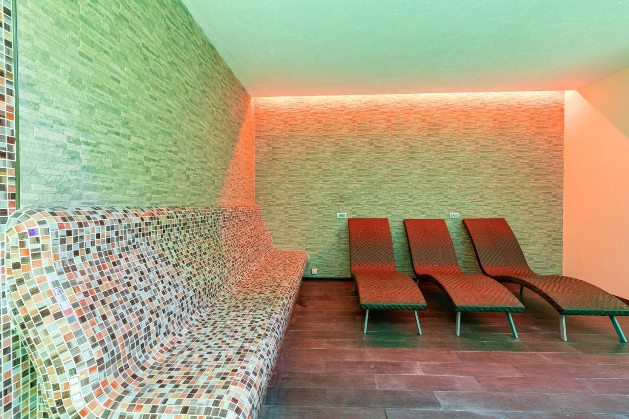 Spa Hotel Persenk Devin Exterior foto A relaxation room