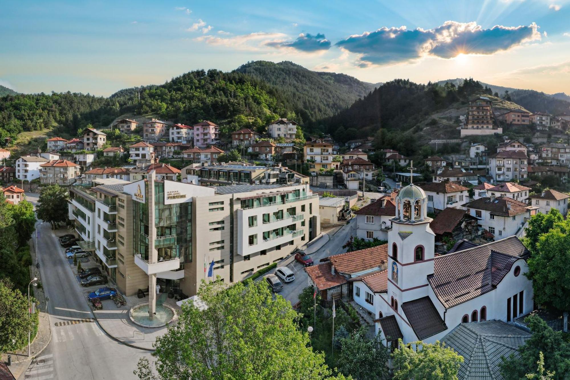 Spa Hotel Persenk Devin Exterior foto The University of Patras